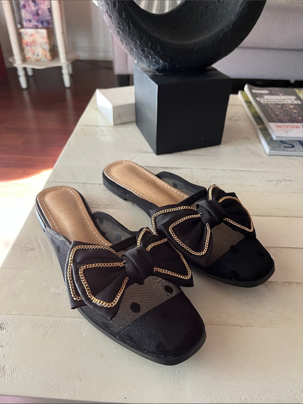 Women’s Black Bow-Accent Slide Mules